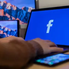 Połącz Messenger z Facebookiem: Krok po kroku, bez problemów!