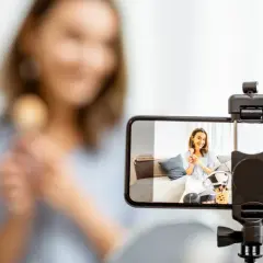 Content Creator: Kim jest, ile zarabia i jak nim zostać w 2026?
