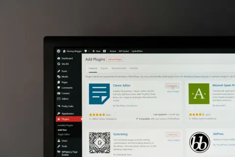 WordPress: Stwórz stronę bez kodowania! Przewodnik po CMS.