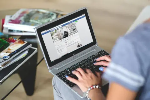 Jak zmienić nazwę grupy na Facebooku? Pełny poradnik admina