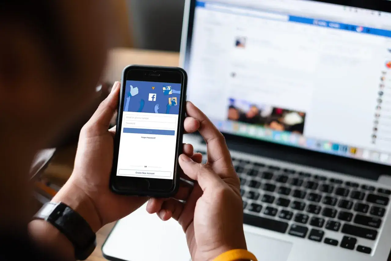Korzyści z dodawania lokalizacji Facebook