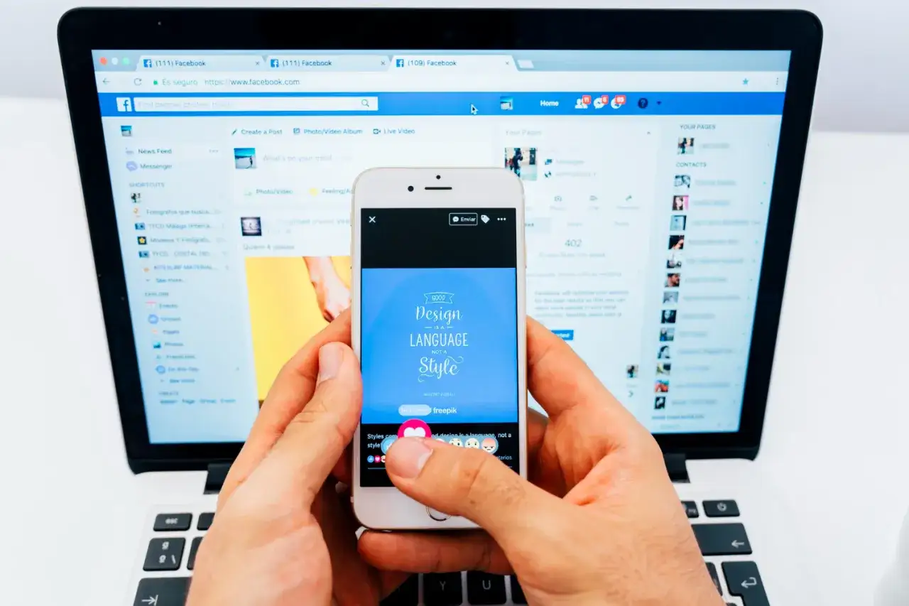 Por&oacute;wnanie Facebook vs Facebook Lite
