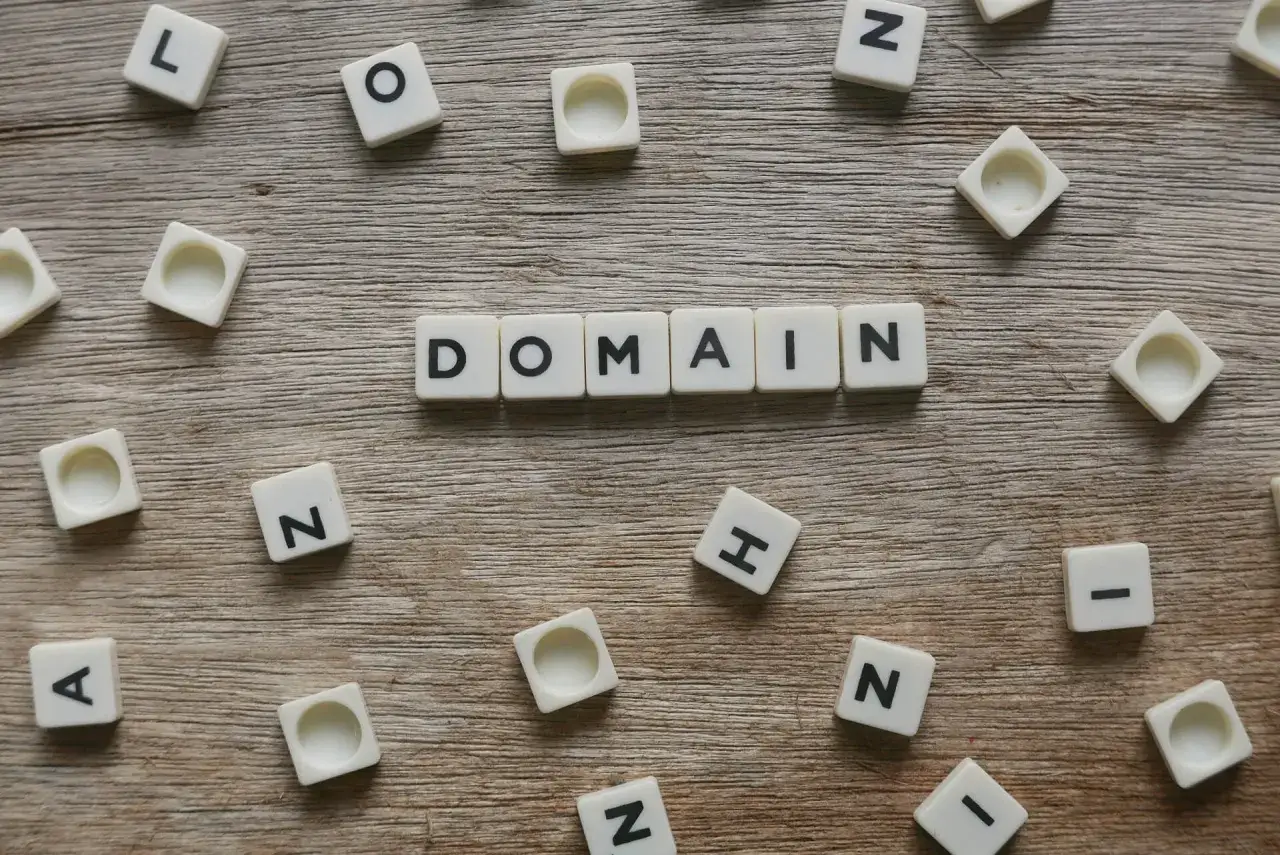 Narzędzia do analizy SEO i reputacji domeny