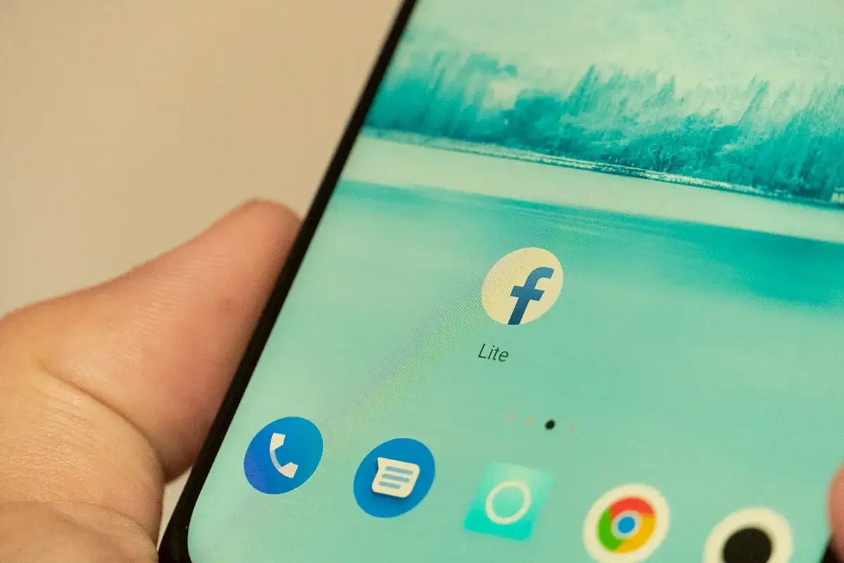 Instalacja aplikacji Facebook na telefonie i komputerze