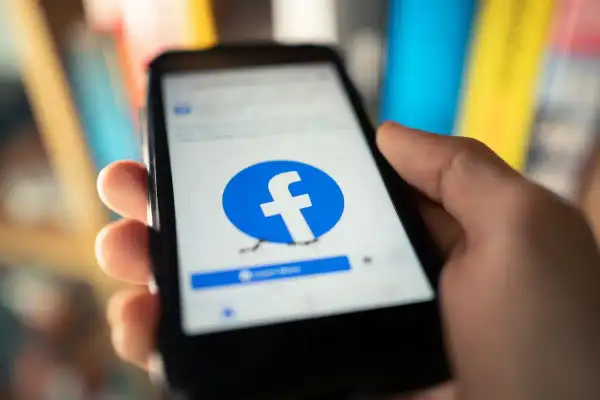 Usuń Facebooka: Poradnik krok po kroku. Co z danymi i Messengerem?